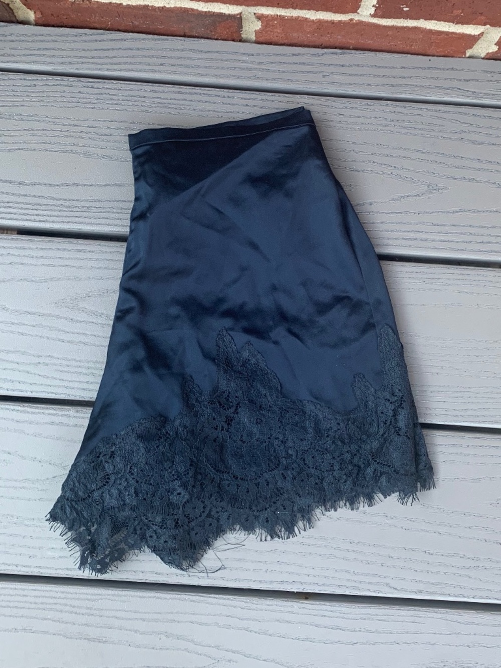 Reformation Satin Short - Picture 7 of 10